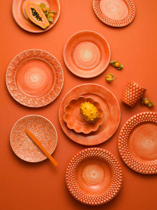 オレンジ色の北欧テーブルウェア