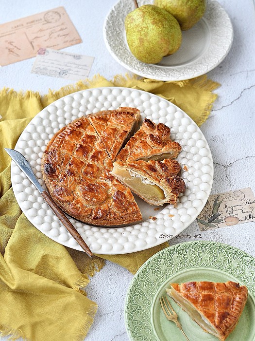 グリーンとサンド色のかわいいケーキプレート