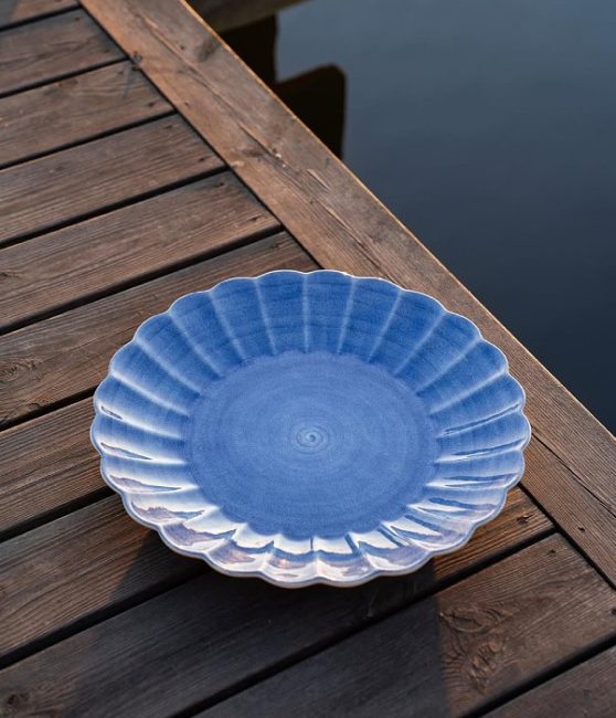 ライトブルーの大皿