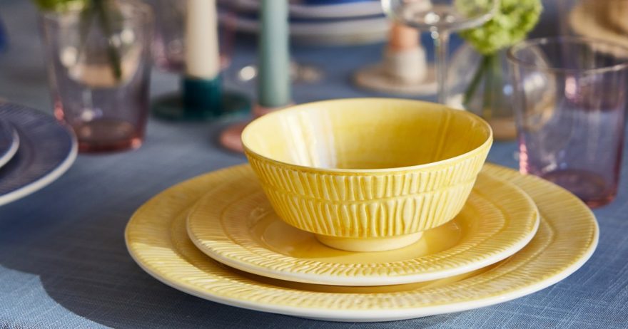 春の食卓を明るく演出する黄色い食器とイースターのテーブルコーディネート。おしゃれな洋食器の提案