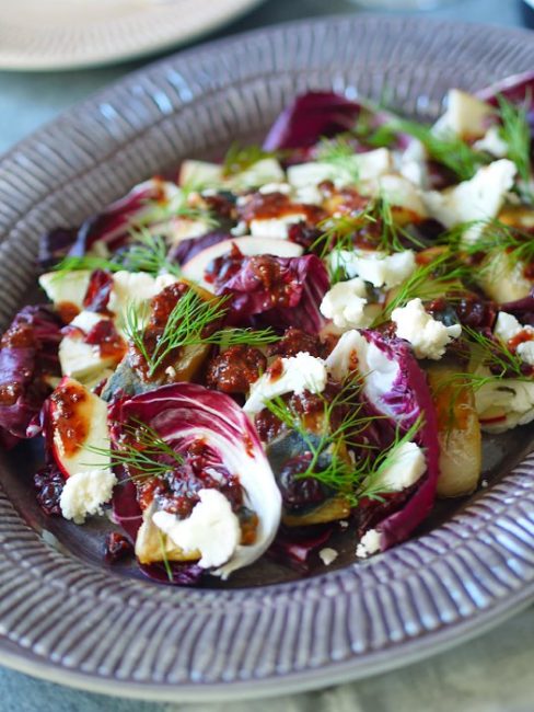 北欧の大皿で華やかクリスマス