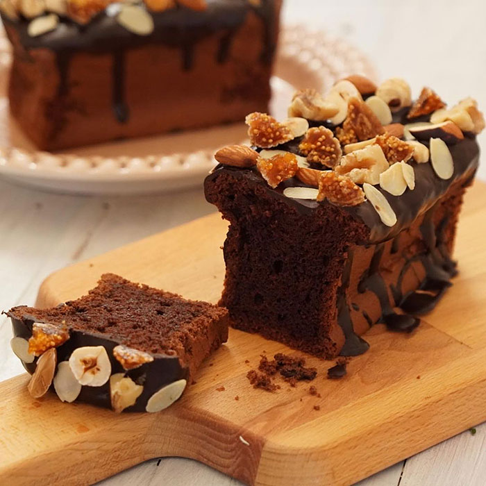 長方形のチョコレートケーキ