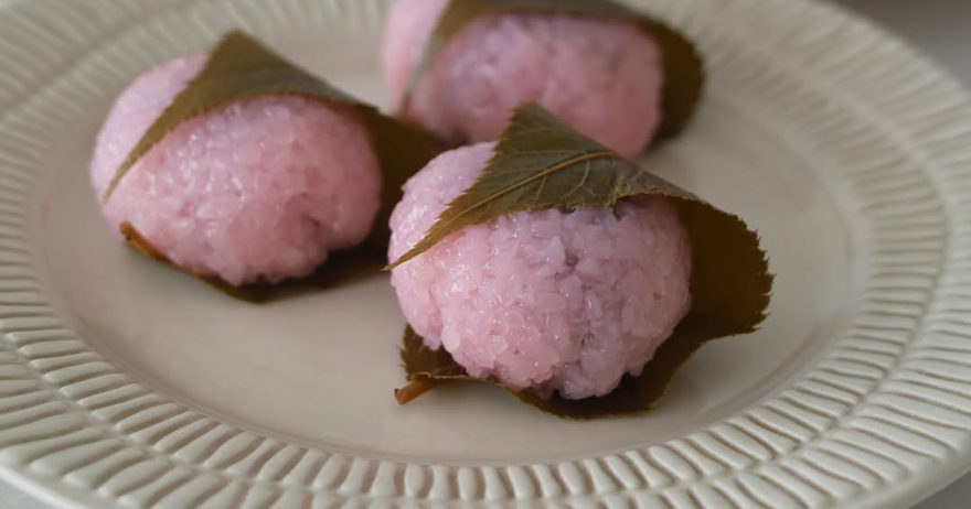 和菓子が映える「和モダン」な器選び。マテュースのお皿で春の食卓スタイリング
