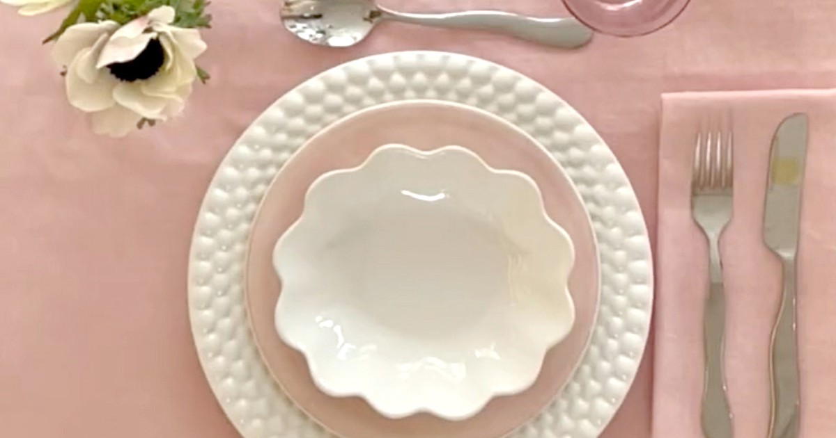 春のおもてなし。ピンク×白の食器で楽しむ大人可愛いランチ